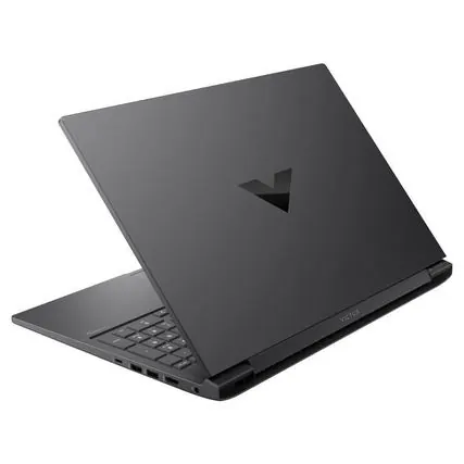 Un portable HP Victus noir ouvert, vu de dos, avec son logo en V.